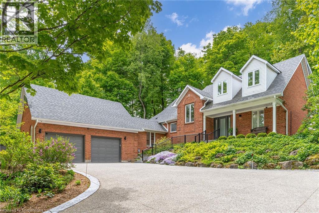 158 Sulphur Springs Rd, Hamilton, ON L9G 4T7