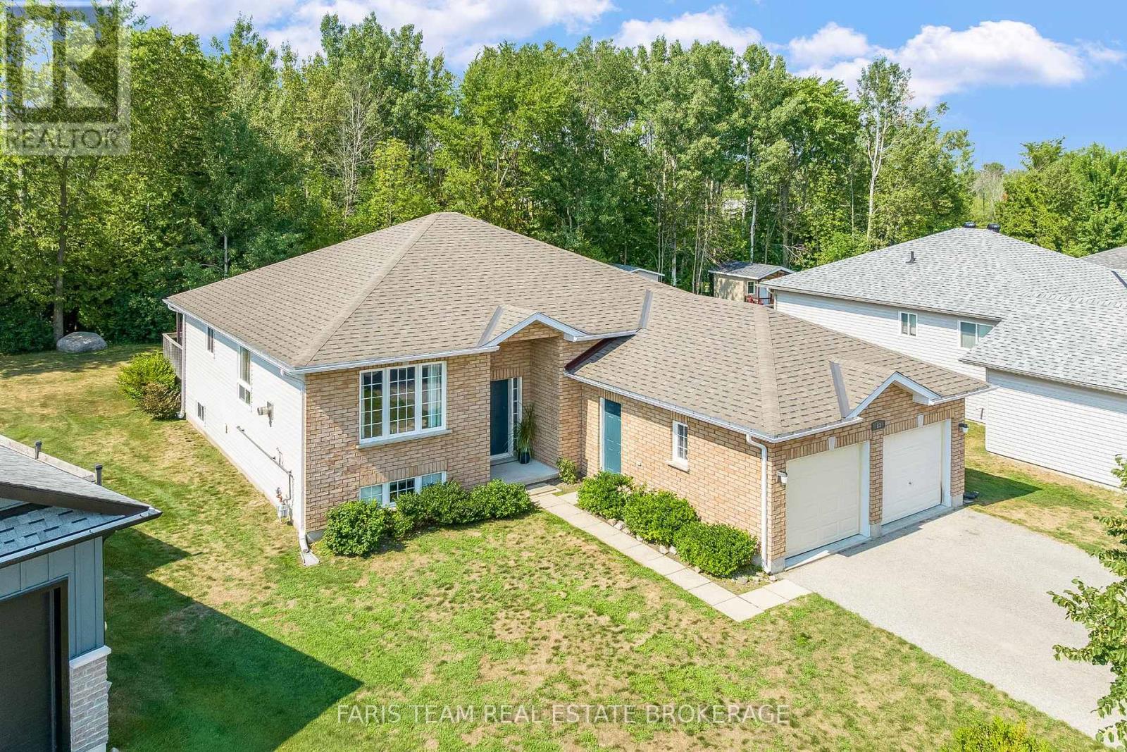 83 Georgias Walk, Tay, ON L0K 2A0