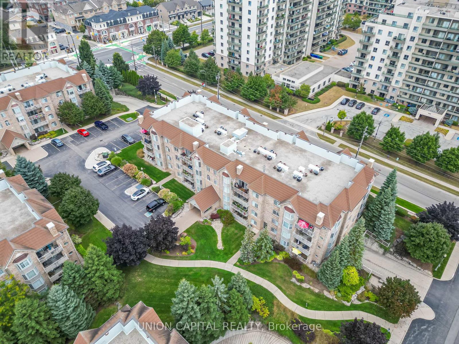 216 Plains Rd W F304 Rd, Burlington, ON L7T 4L1