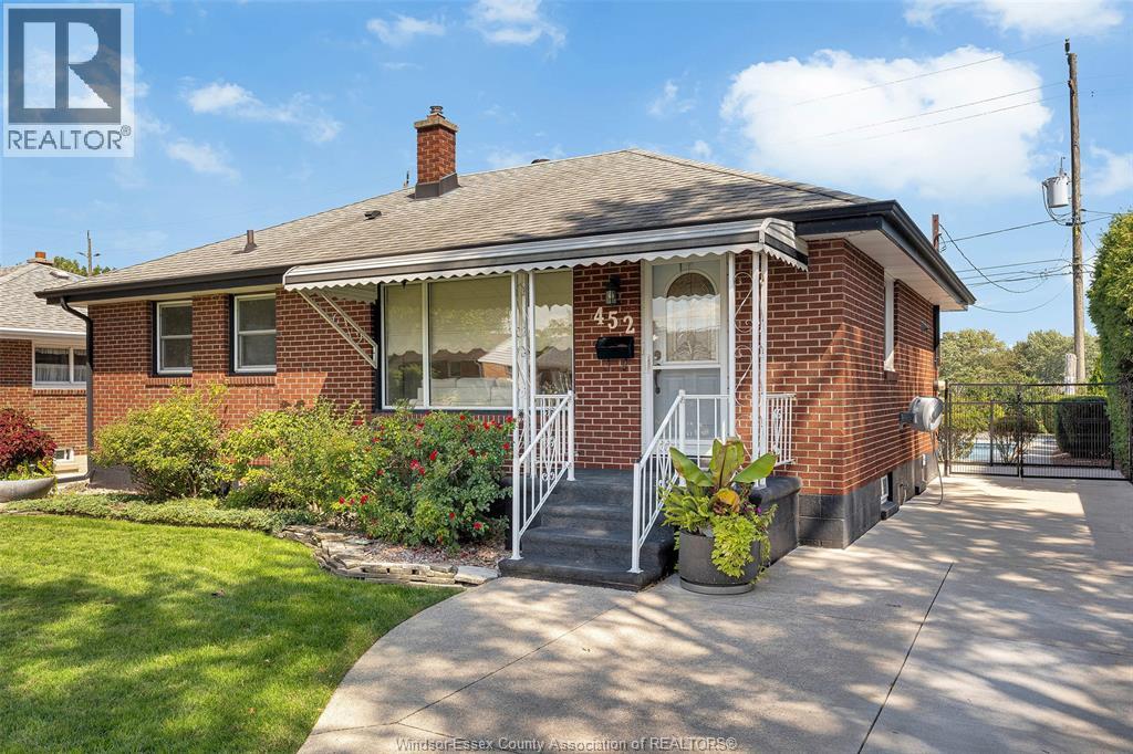 452 St John, Windsor, ON N8S 3T7