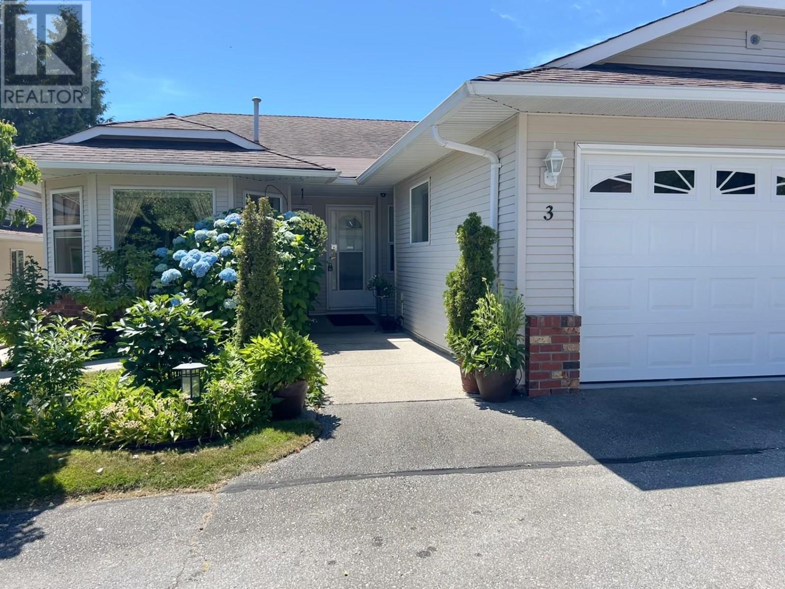 820 Kiwanis Way Unit 3, Gibsons, BC V0N 1V9