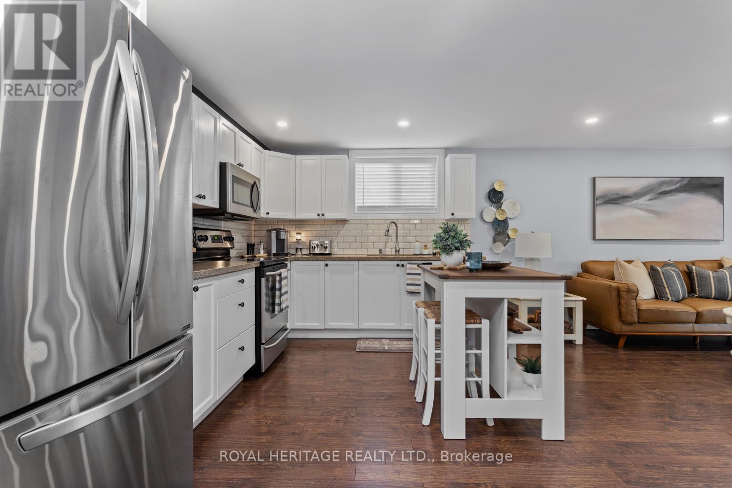 11 Piper Cres, Clarington, ON L1C 0G3