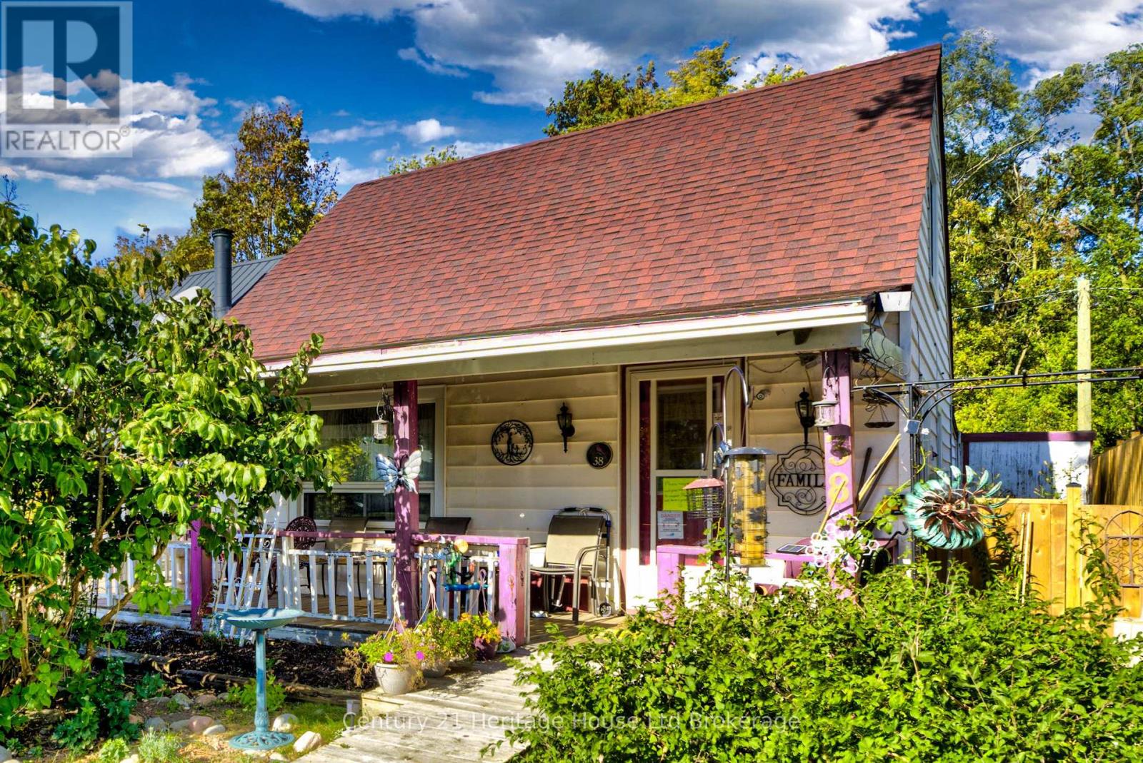 38 Sanderson St, Brantford, ON N3S 2V2