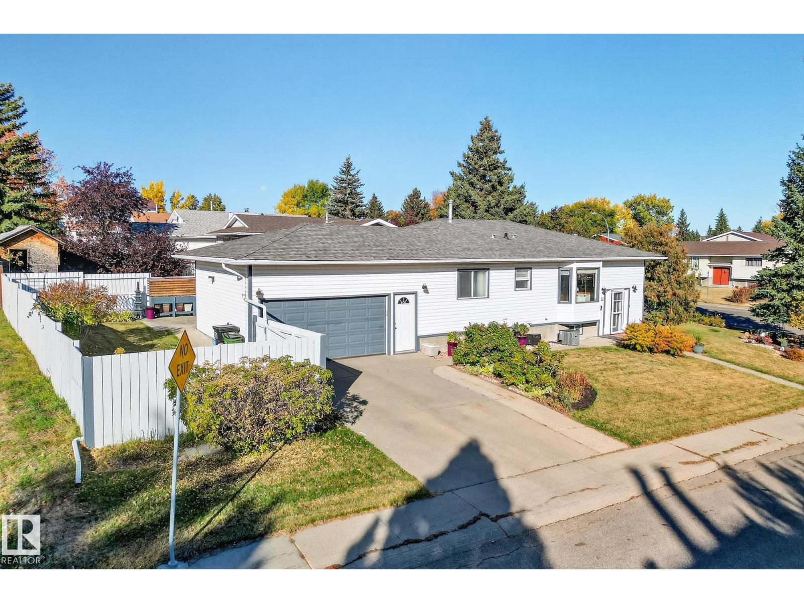 40 Av Nw Unit 6039, Edmonton, AB T6L 3P6