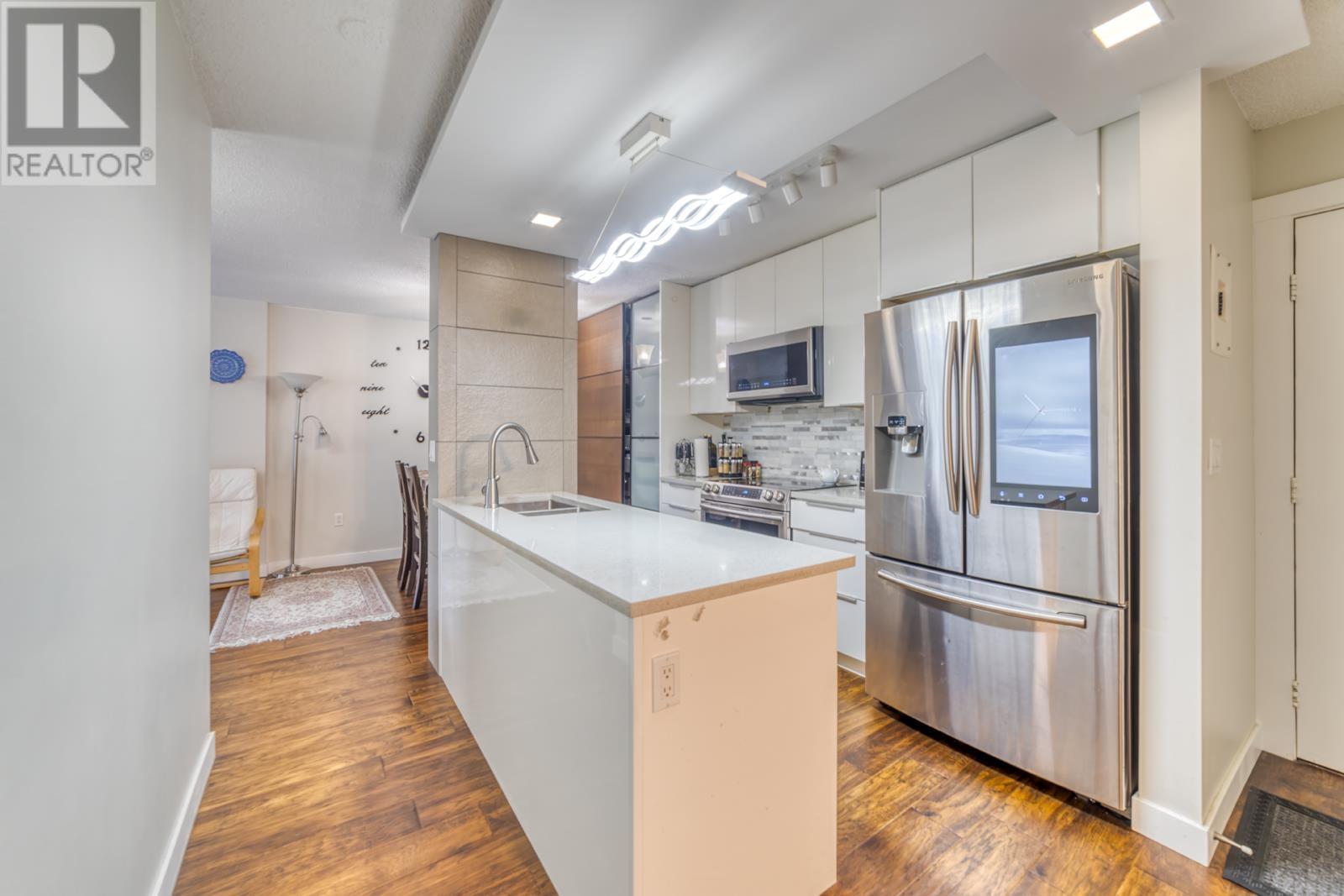 2004 Fullerton Avenue Unit 1205, North Vancouver, BC V7P 3G8