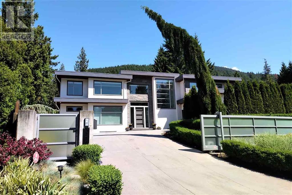 3771 Southridge Ave, West Vancouver, BC V7V 3H9