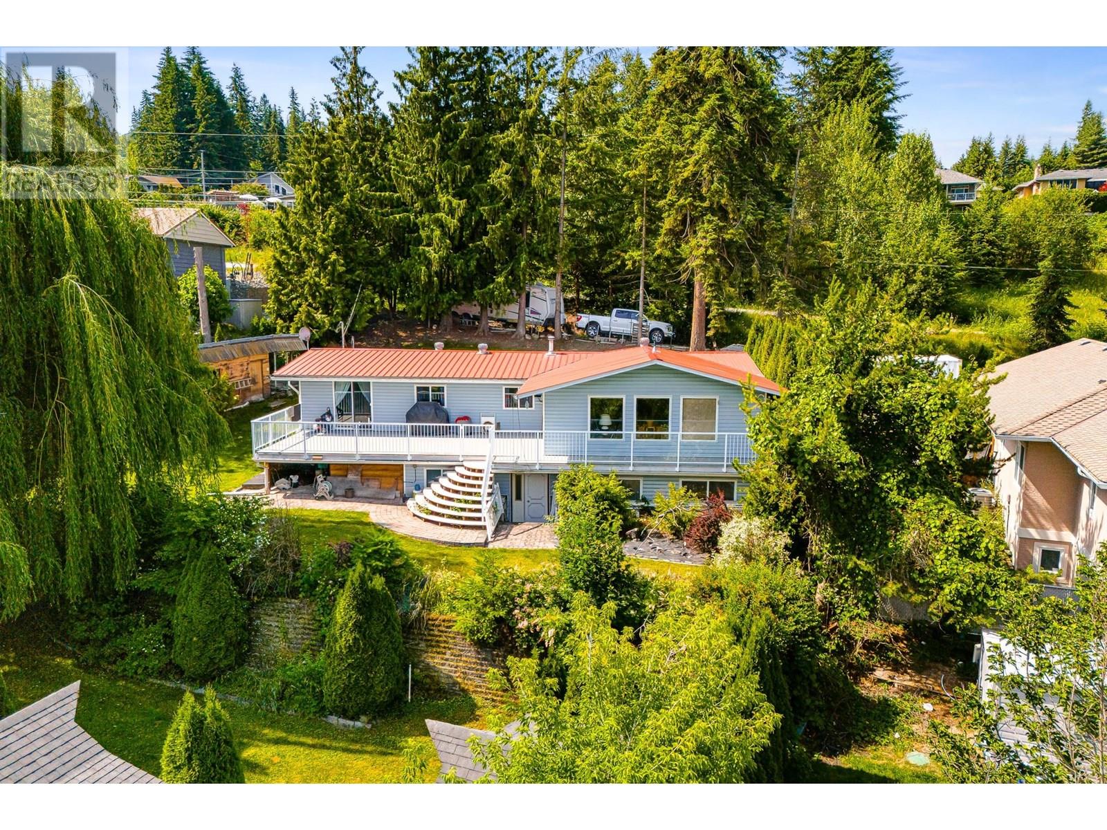 2662 Centennial Dr, Blind Bay, BC V0E 1H1
