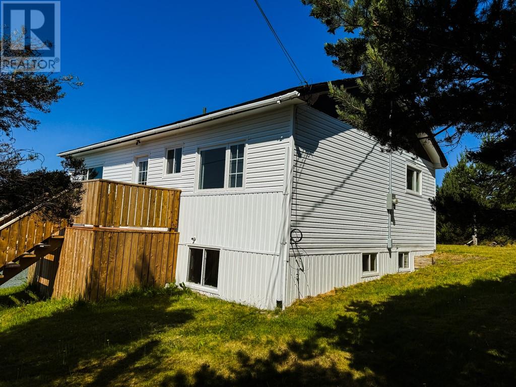15 Gully Rd, Bay Roberts, NL A0A 1G0