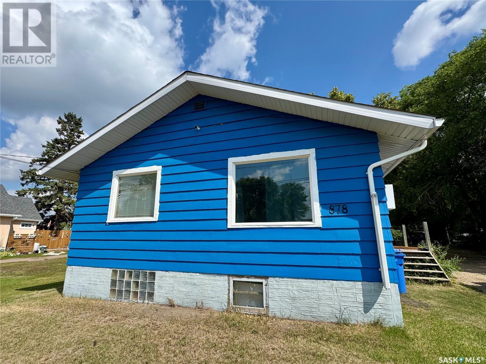 878 7 Street East, Prince Albert, SK S6V 0T2