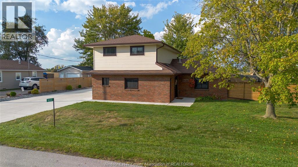 1022 Oak Ave, Kingsville, ON N9Y 3T5