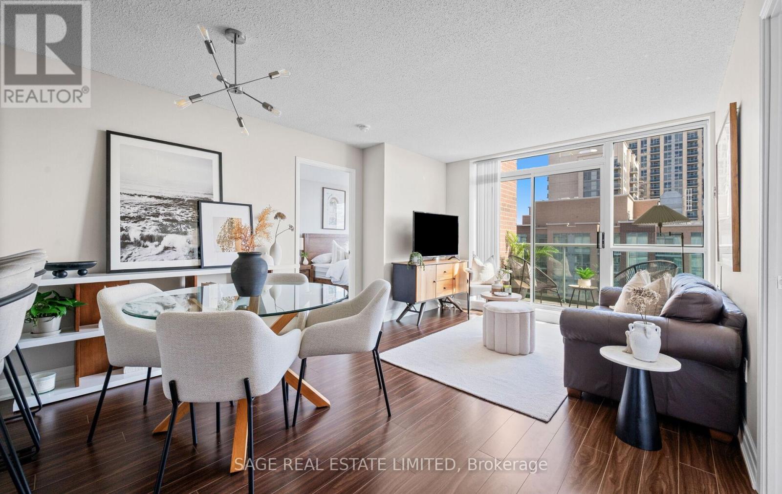 15 Michael Power Pl Ph2 Pl, Toronto, ON M9A 5G4