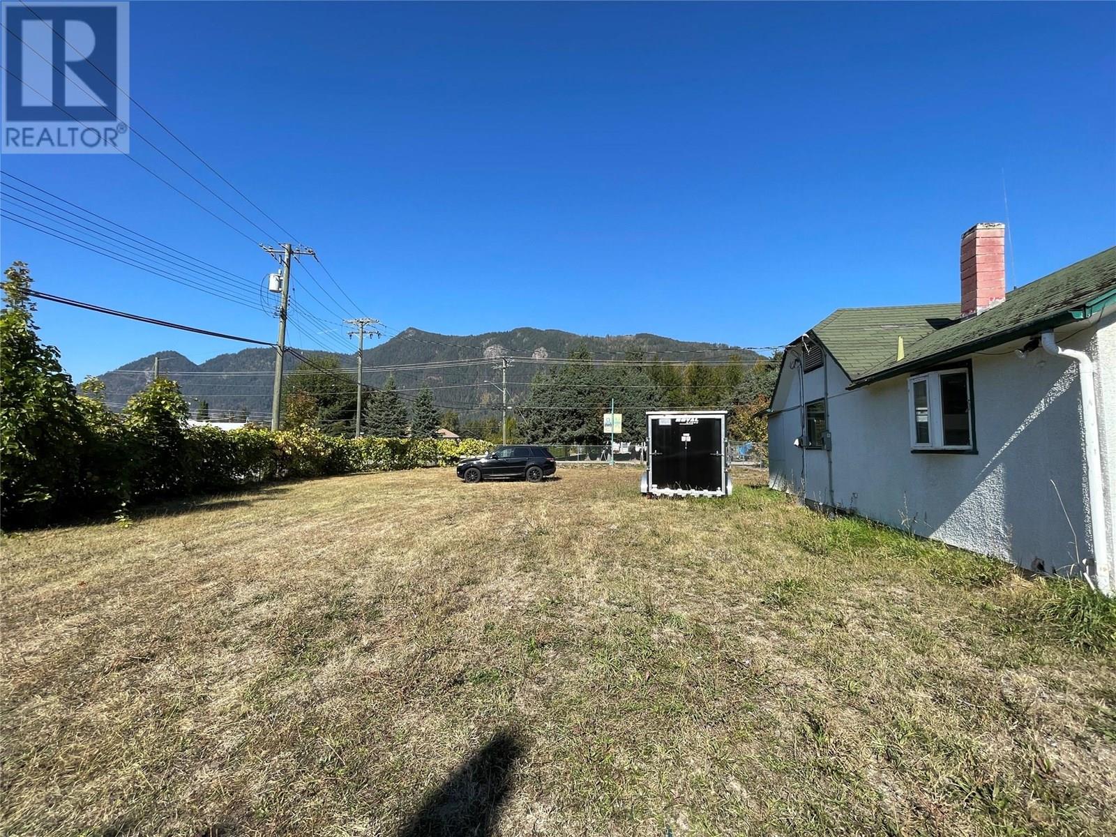 401 Finlayson St, Sicamous, BC V0E 2V1