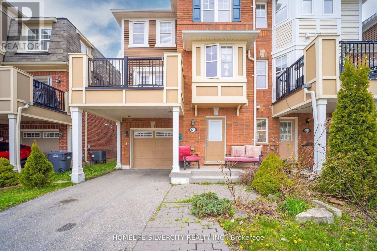 127 Bleasdale Ave, Brampton, ON L7A 0G2