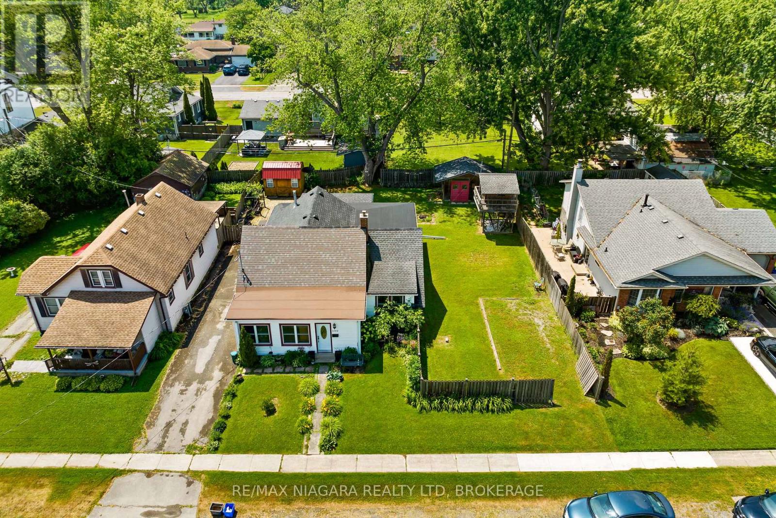 549 Ferndale Ave, Fort Erie, ON L2A 5C5