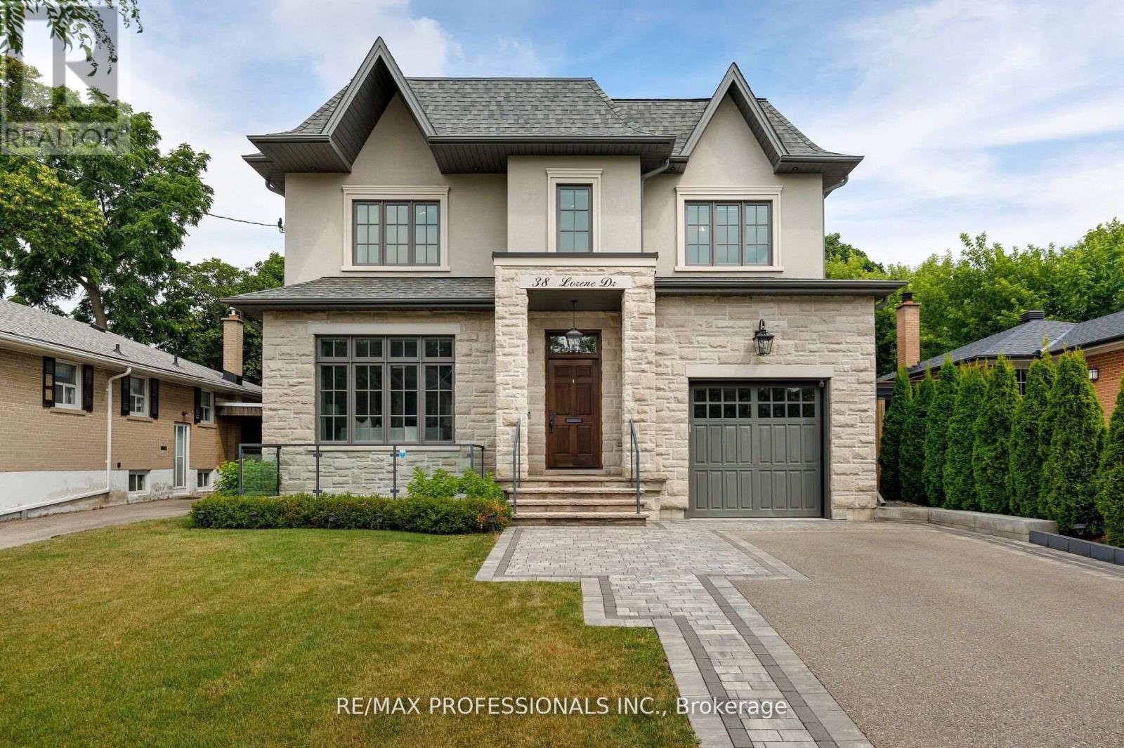 38 Lorene Dr, Toronto Islington-city Centre West, ON M9B 1X8