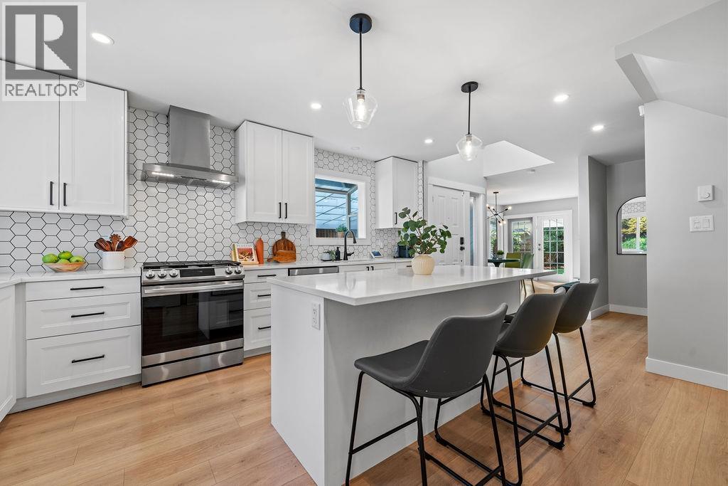 2507 Burian Dr, Coquitlam, BC V3K 5W8