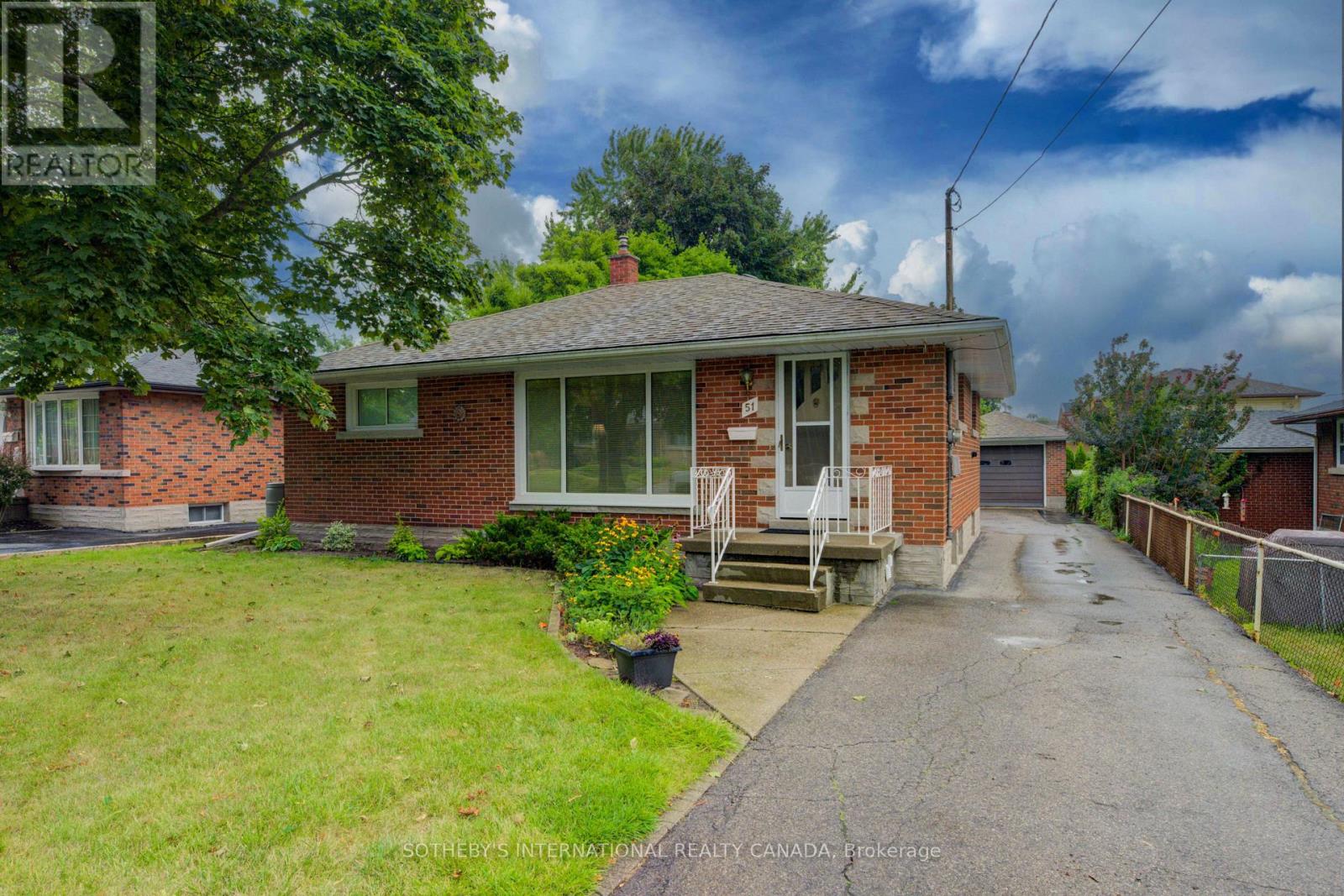 51 Ottawa Cres W, Guelph, ON N1E 2A7