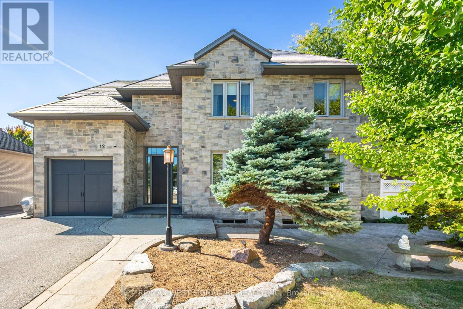12 Gosling Rd, Vaughan, ON L6A 1E2