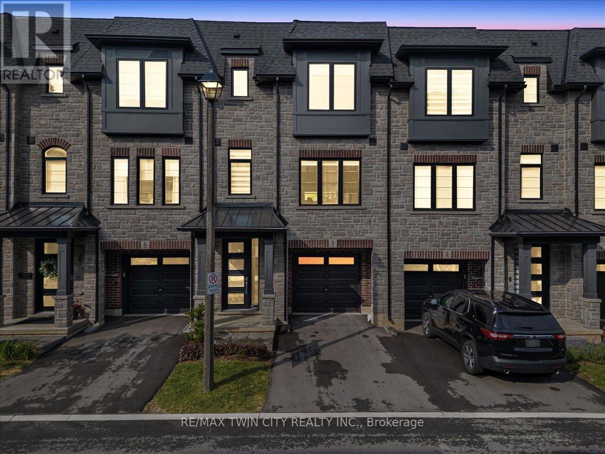 5 187 Wilson St W, Hamilton, ON L9G 0J3