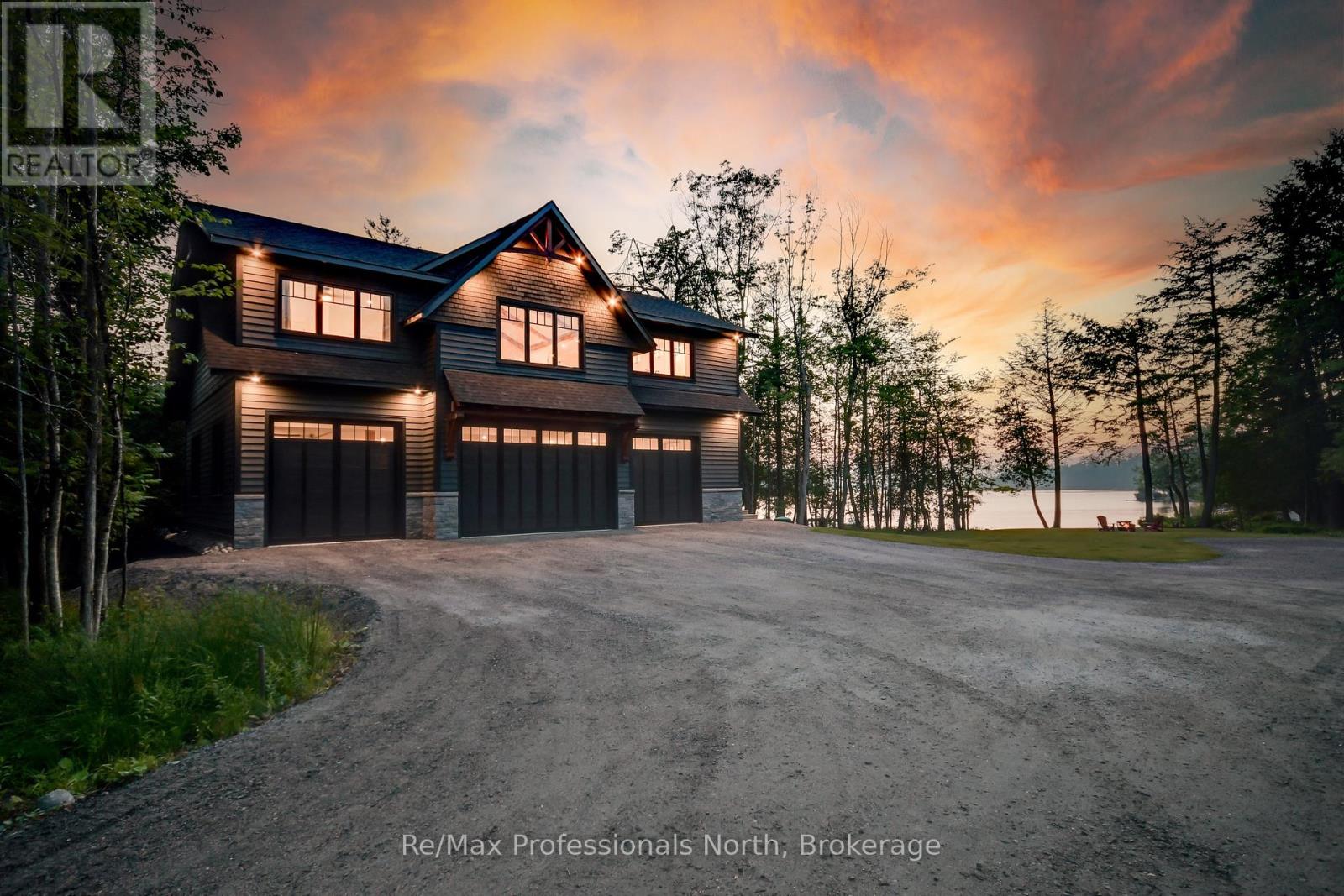 1054 Brydons Bay Rd, Gravenhurst, ON P1P 1R1