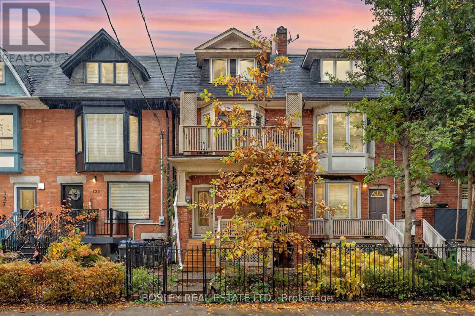 123 Seaton St, Toronto, ON M5A 2T2