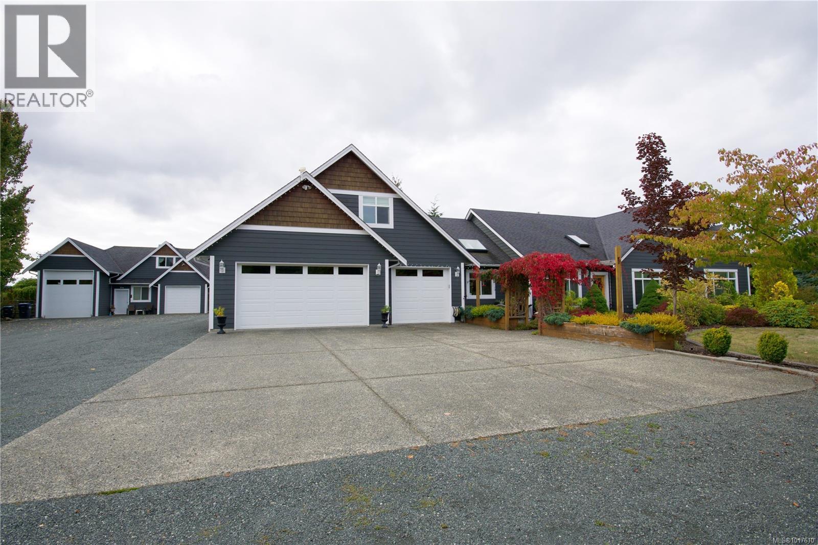 2040 Sun King Rd, Parksville, BC V0R 1M0