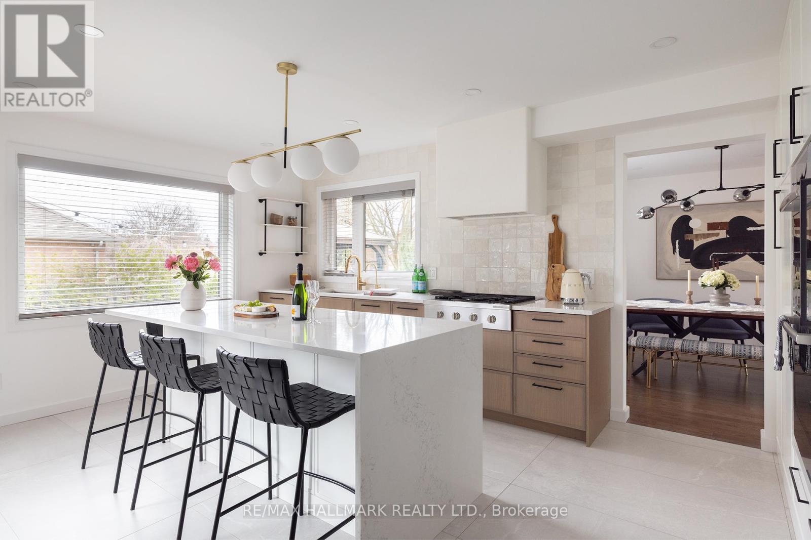 16 Intrepid Dr, Whitby Blue Grass Meadows, ON L1N 8R7