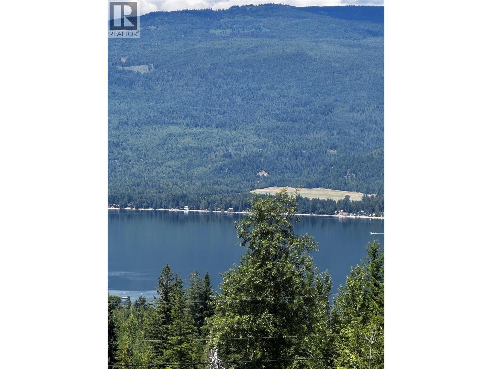 5036 Heritage Dr, Eagle Bay, BC V0E 1T0