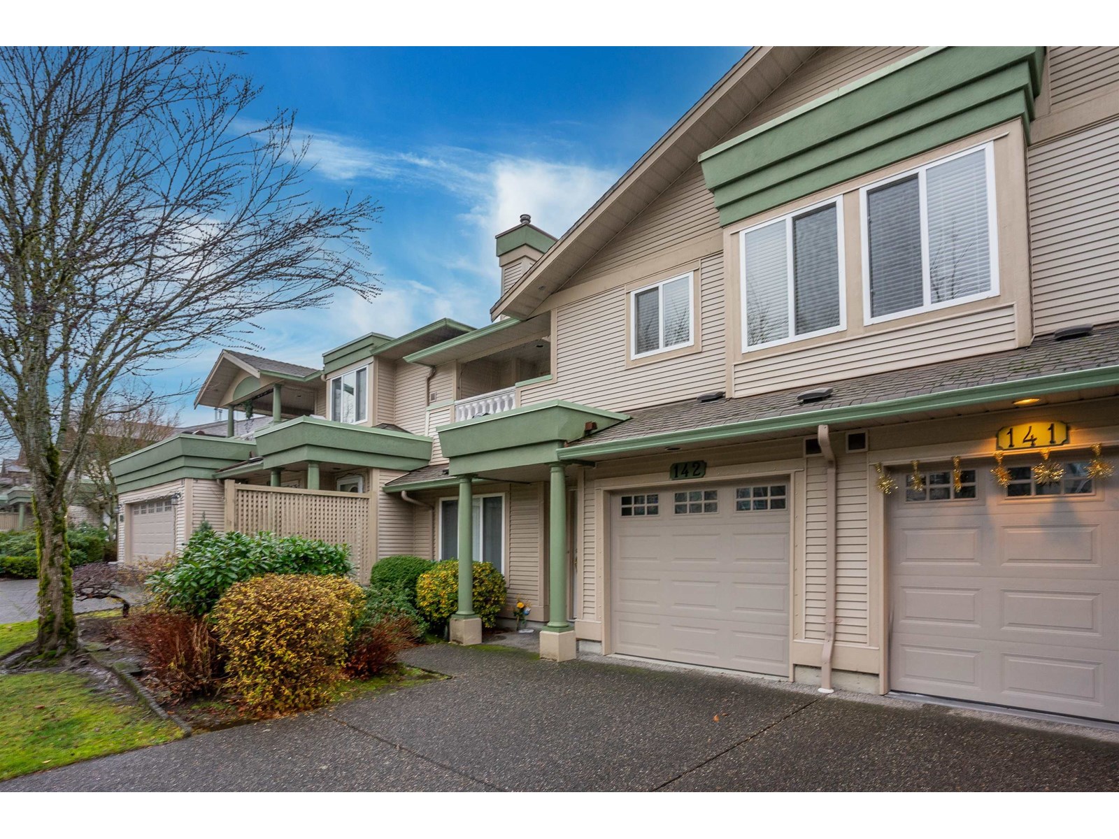 13888 70 Avenue Unit 142, Surrey, BC V3W 0R8