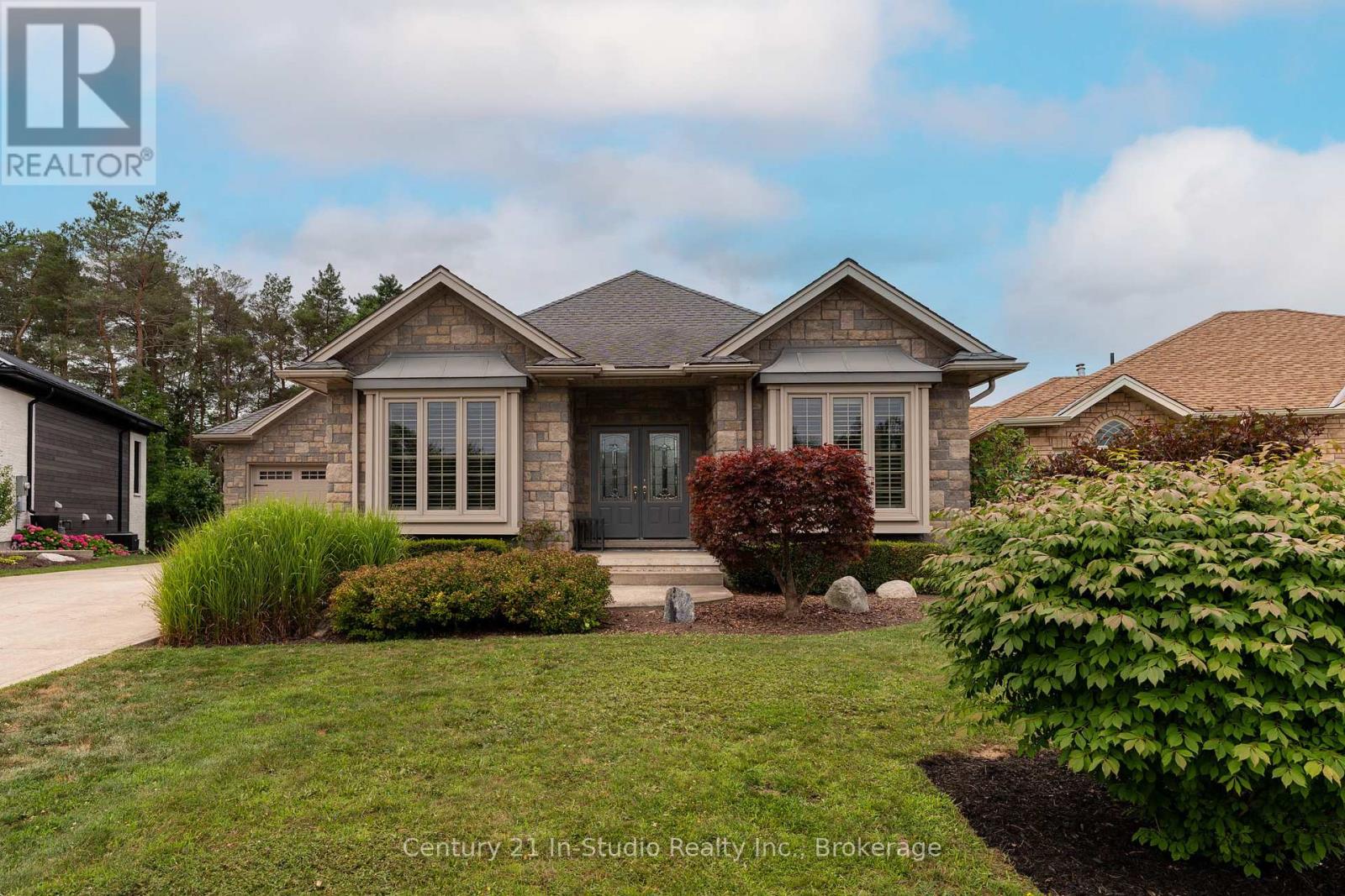 6 Glen Abbey Ct, Meaford, ON N4L 1Y4