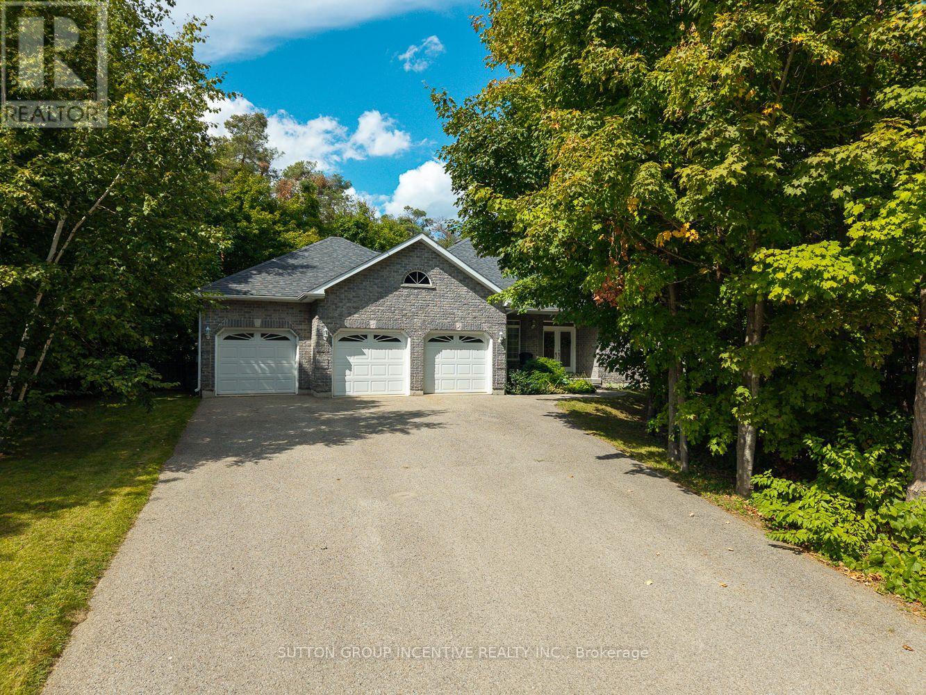 1882 Providence Ln, Severn, ON L3V 6H2