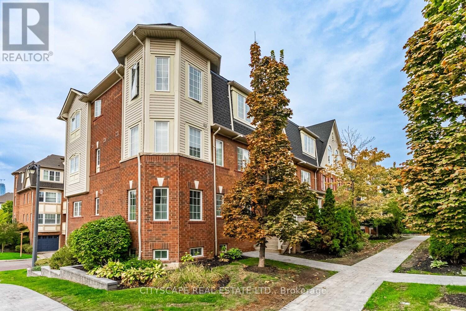 3 700 Neighbourhood Cir, Mississauga, ON L5B 0A8