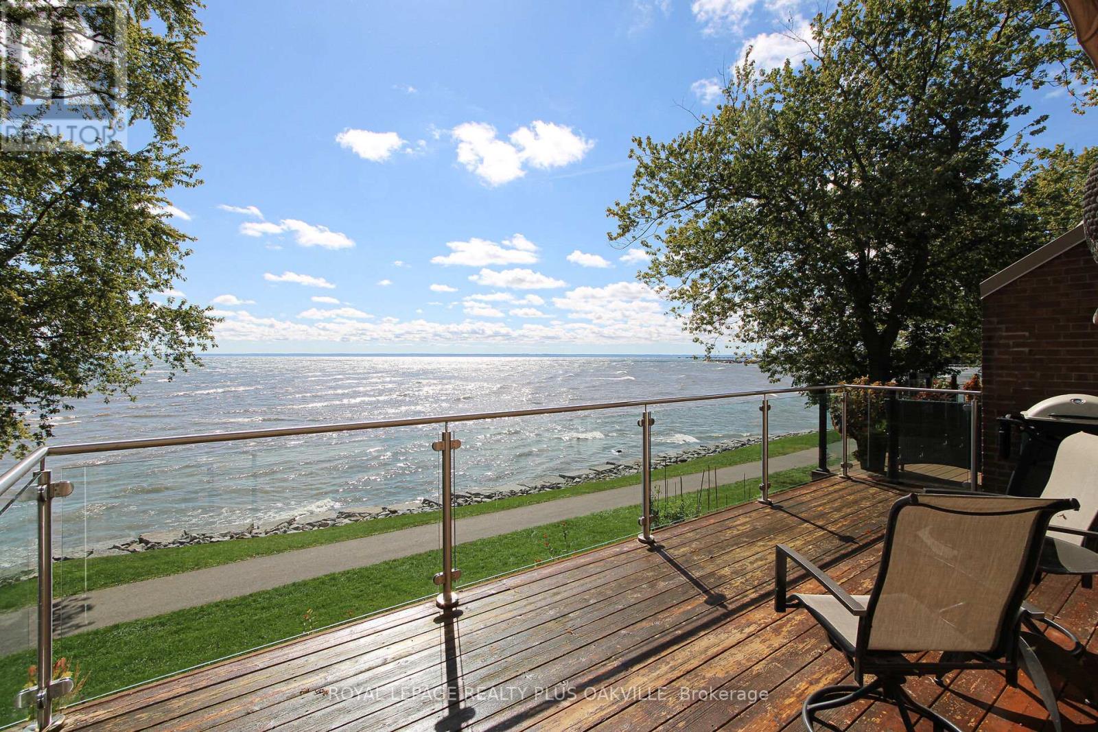 2060 Waters Edge Dr, Oakville, ON L6L 1A4