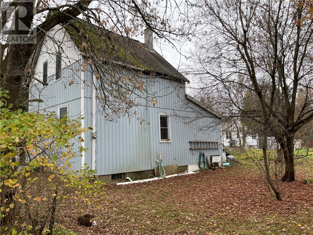 131 Edward St N, Powassan, ON P0H 1Z0