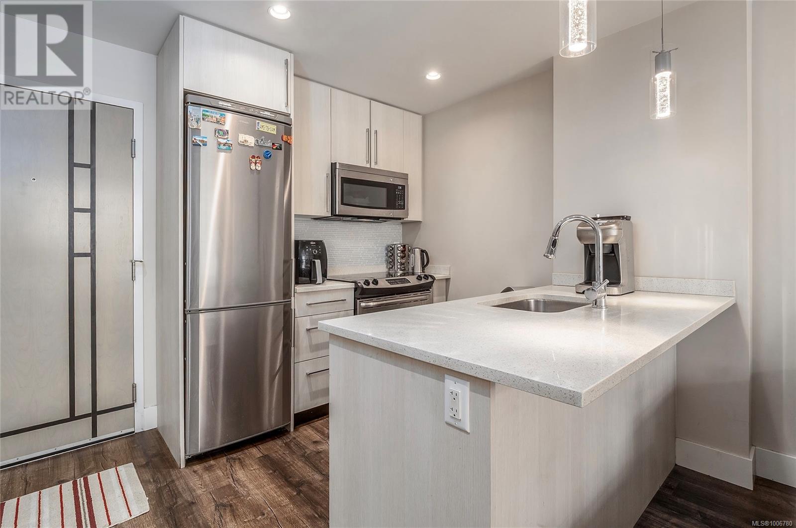 1090 Johnson St Unit 408 St, Victoria, BC V8V 3P6