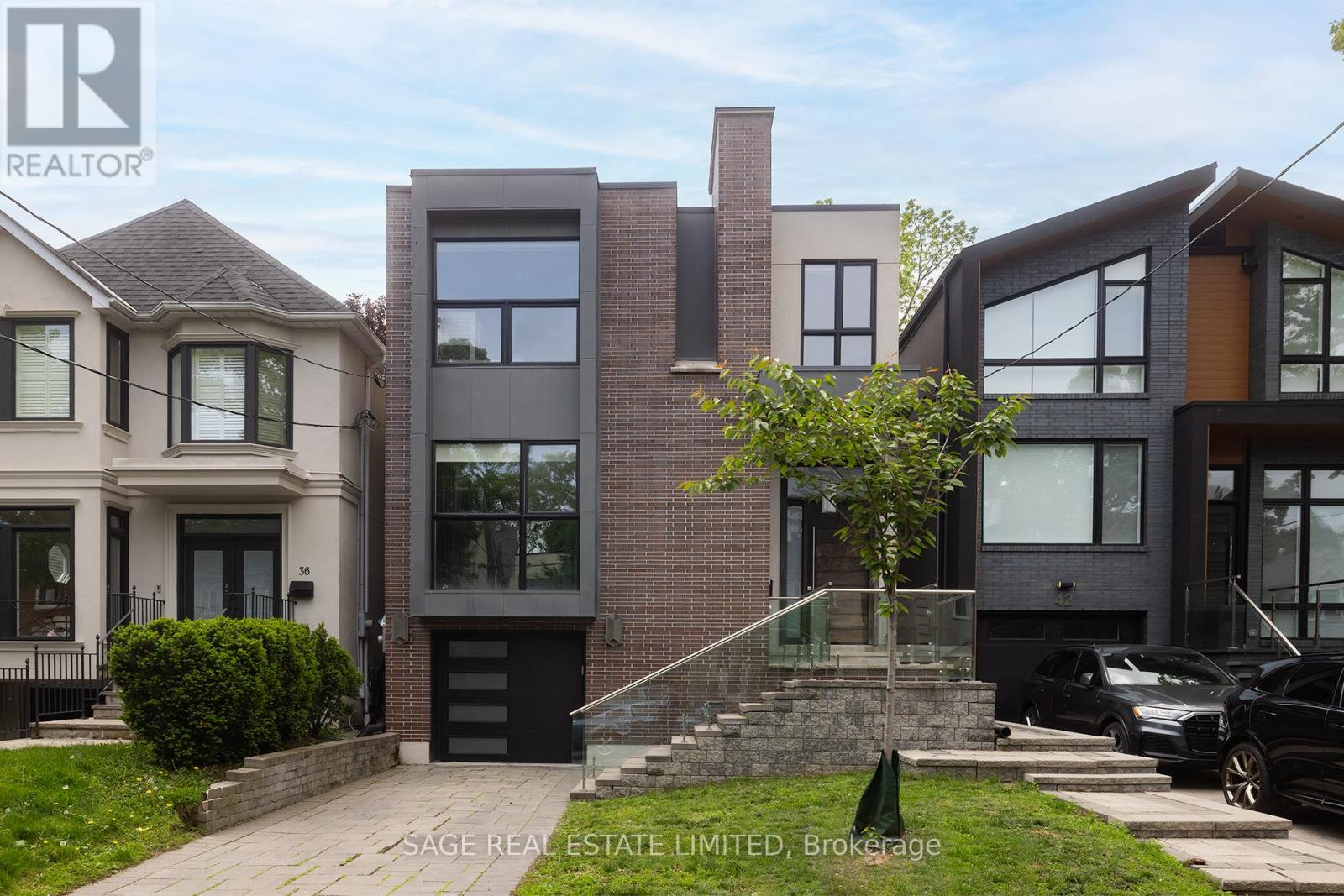 40 Hoyle Ave, Toronto, ON M4S 2X6