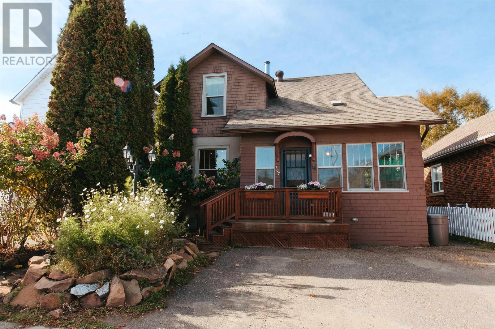 307 Harold St N, Thunder Bay, ON P7C 4C7