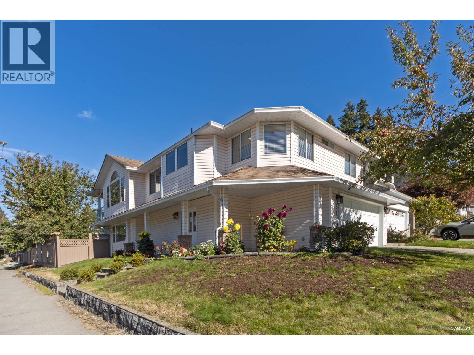 2287 Stafford Ave, Port Coquitlam, BC V3C 4X5