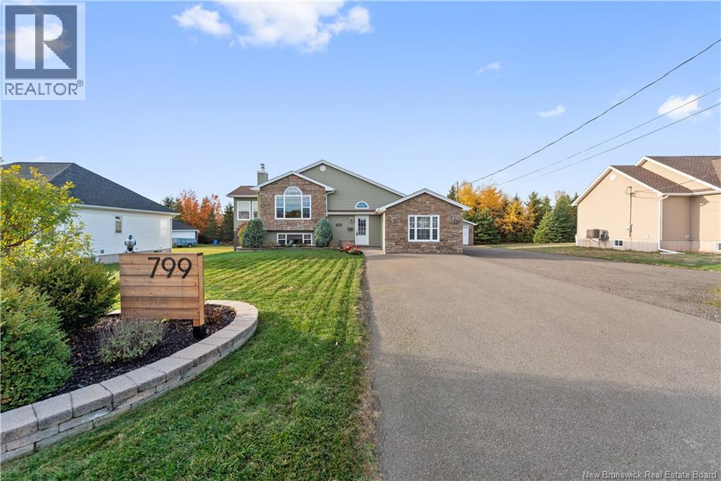 799 Chartersville Rd, Dieppe, NB E1A 1K7