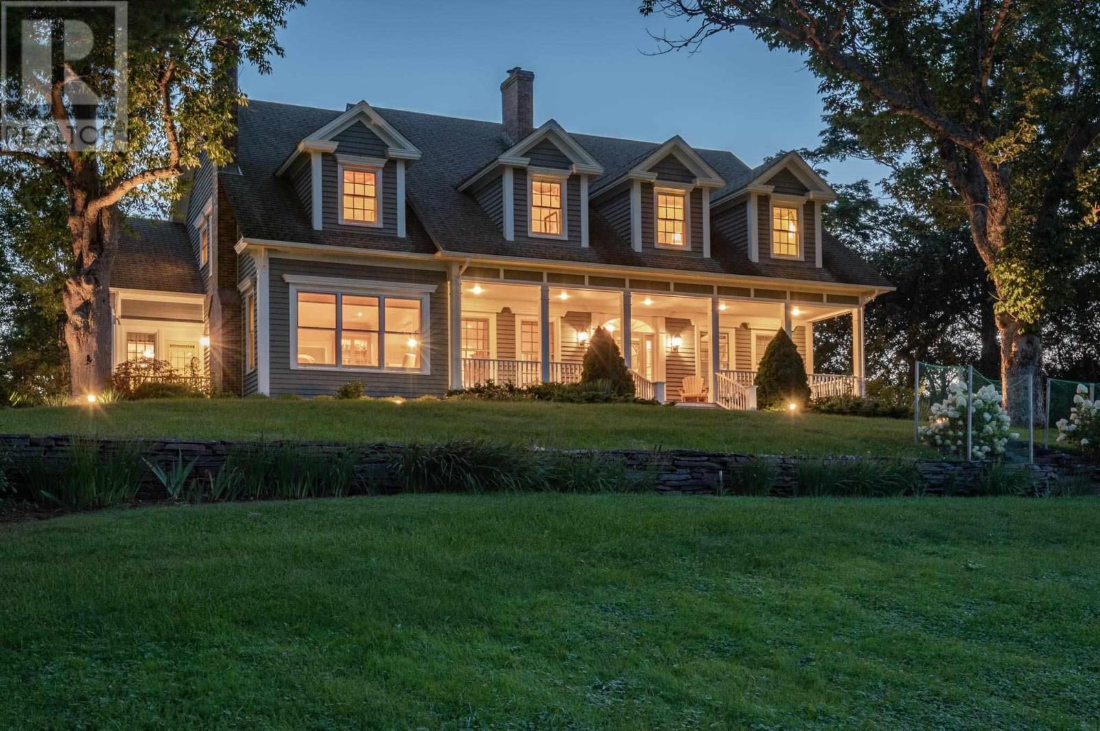 116 Princes Inlet Dr, Lunenburg, NS B0J 2C0