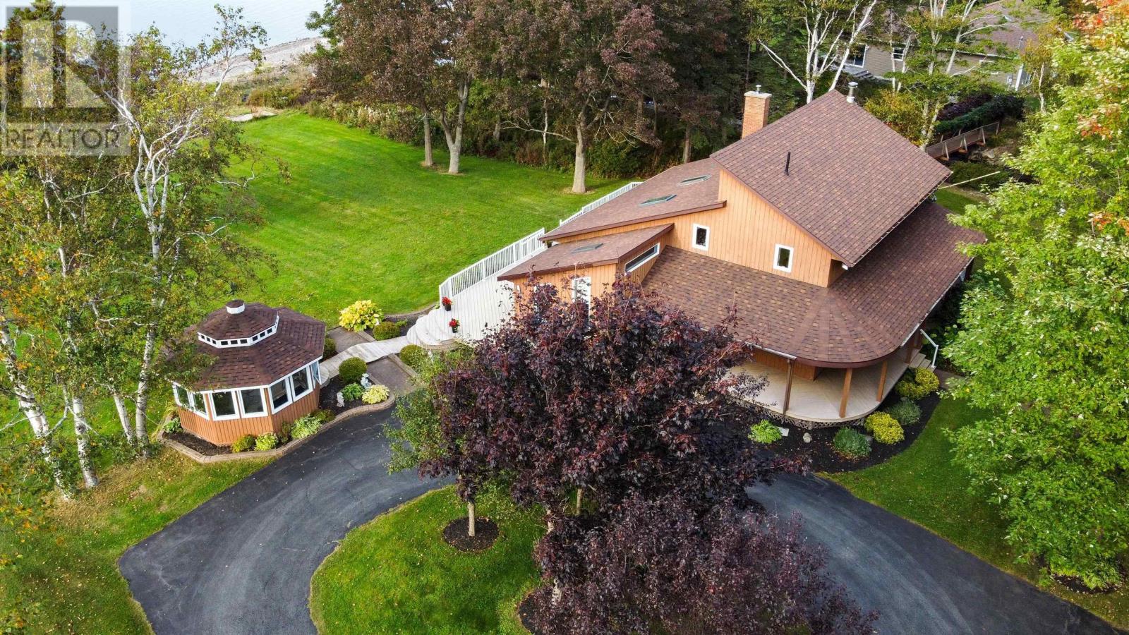 8816 E Bay Hwy, Middle Cape, NS B1J 2A1