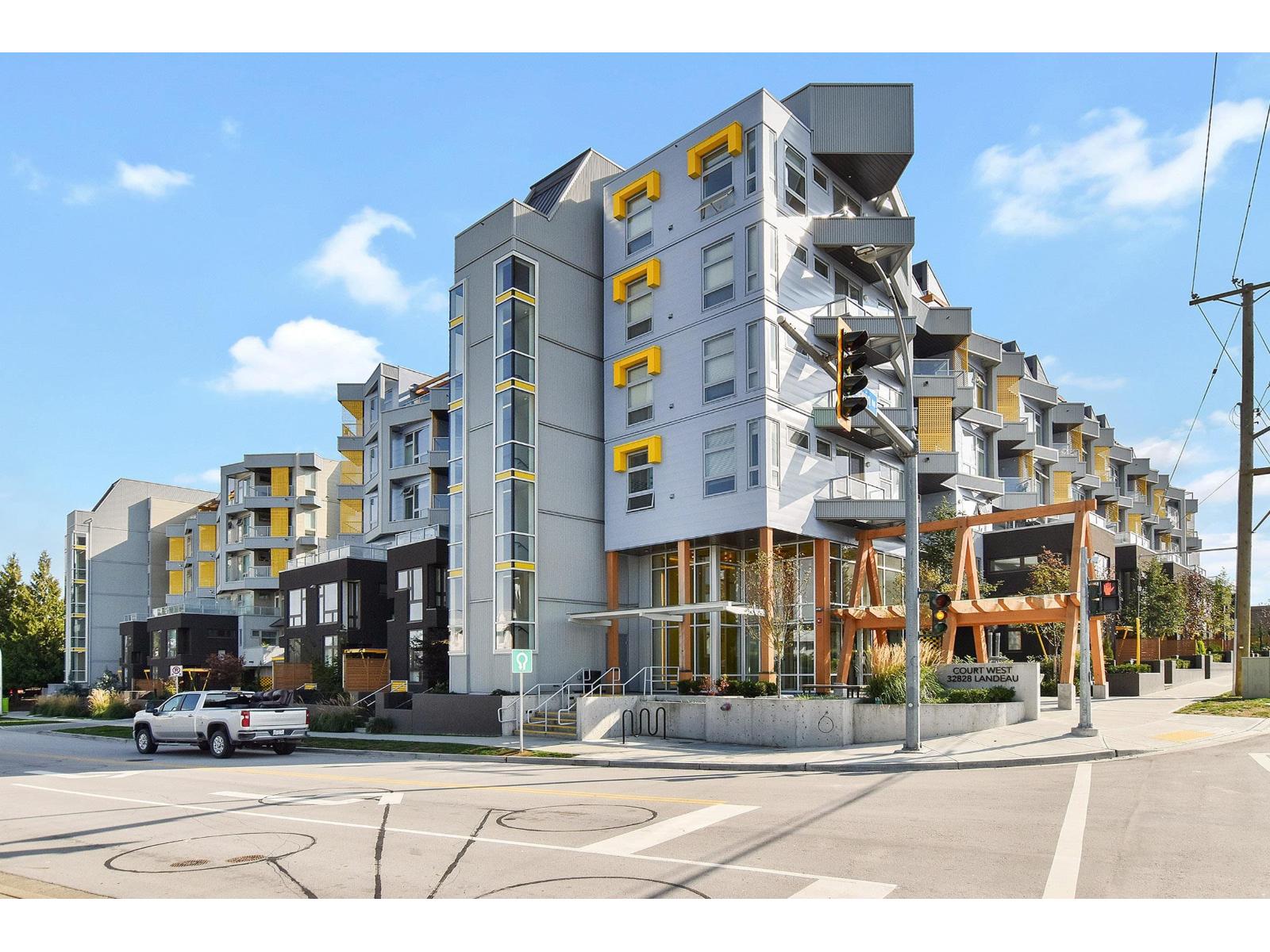 32838 Landeau Place Unit 313, Abbotsford, BC V2S 0M6