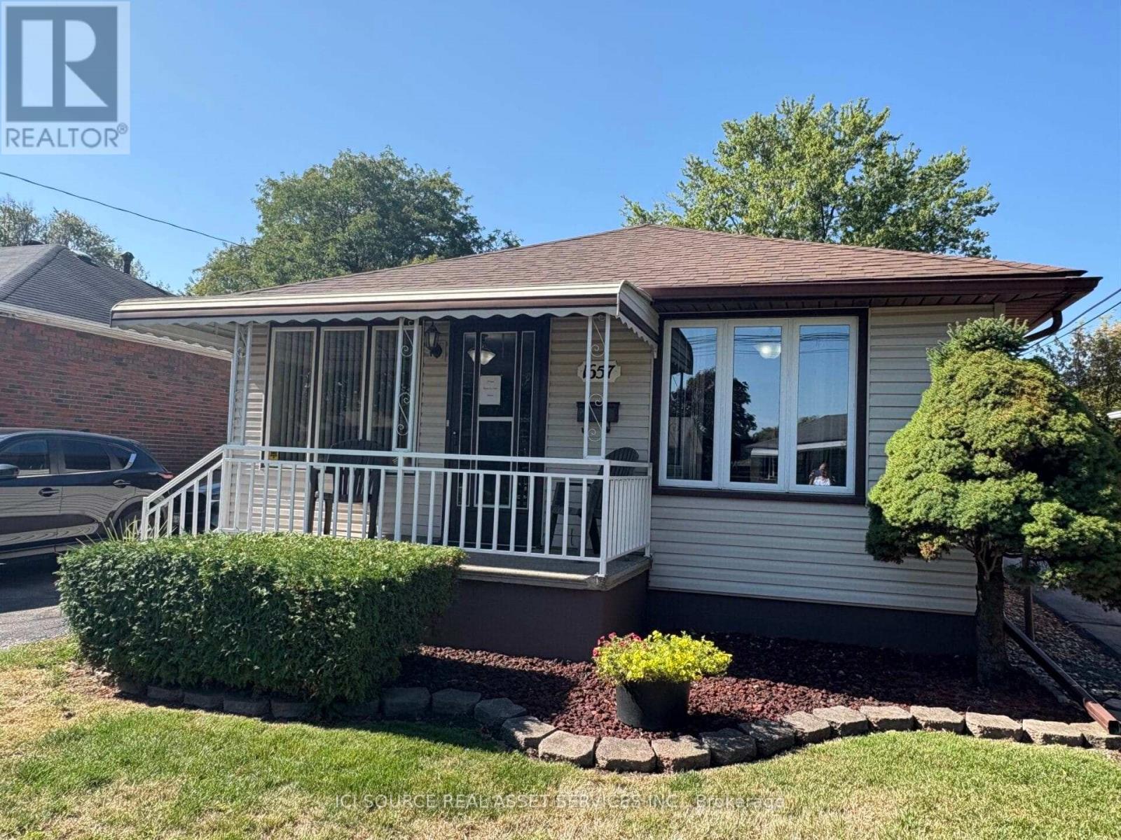 1657 Glendale Ave, Windsor, ON N8T 2N1