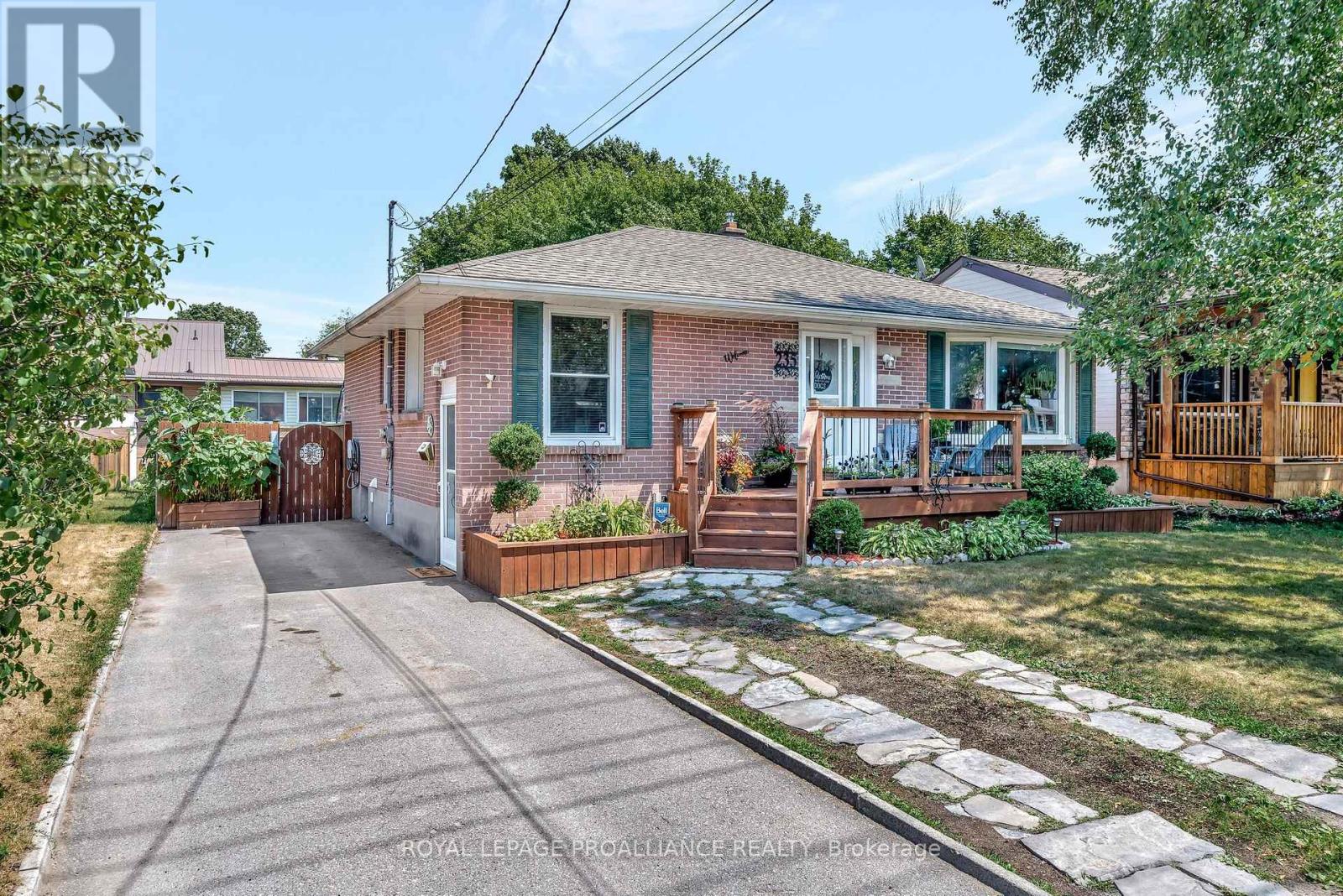 235 Farley Ave, Belleville, ON K8N 4L7