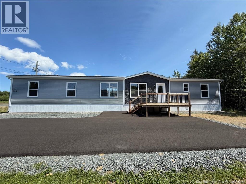 220 Rue Bella Vis, Tracadie-Sheila, NB E1X 4V1