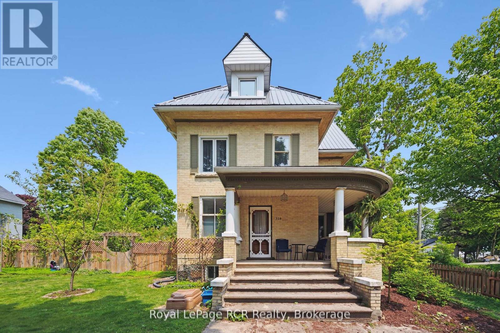 308 Fergus N, Wellington North, ON N0G 2L2