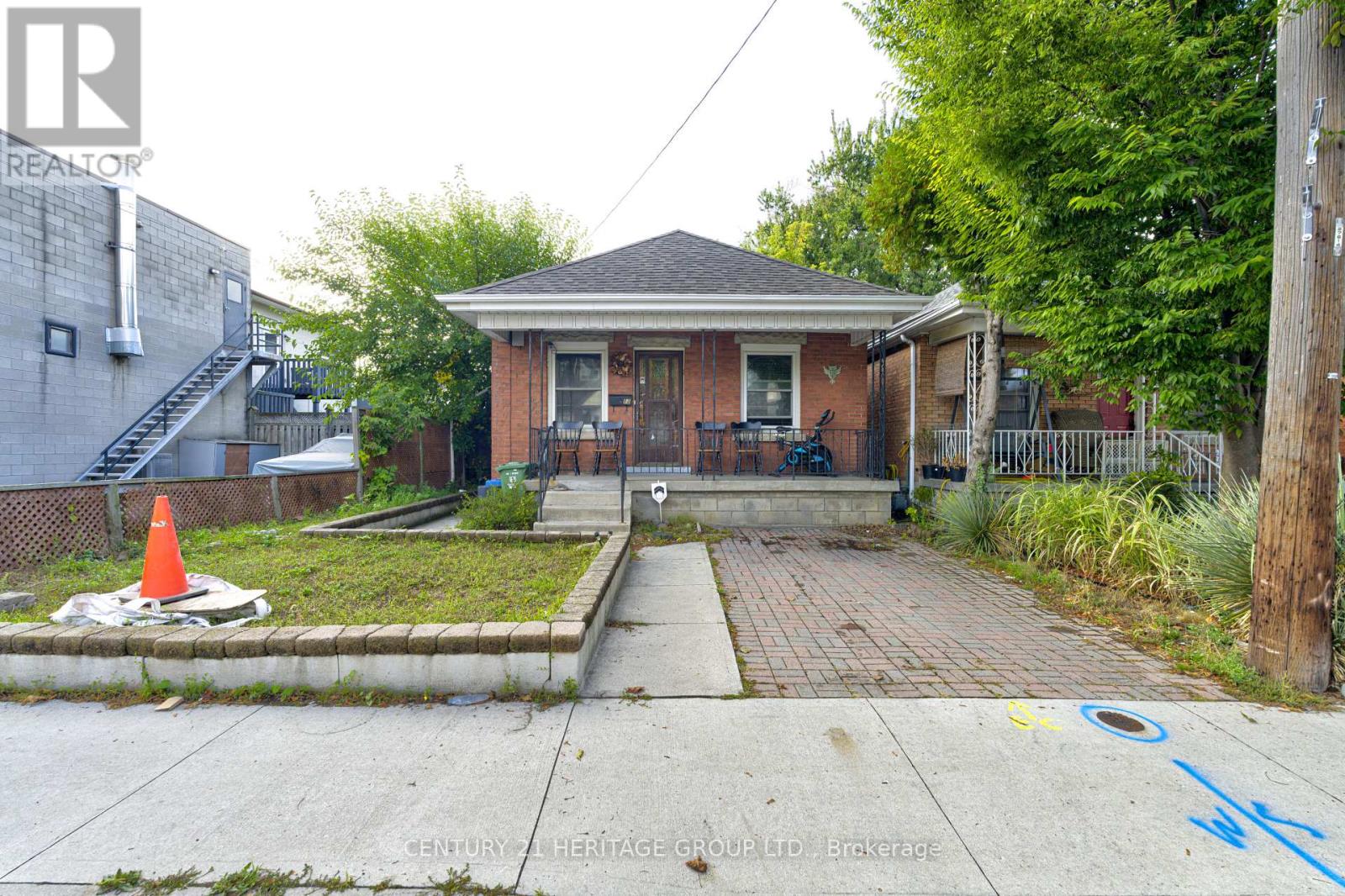 13 Cameron Ave N, Hamilton, ON L8H 4Y9