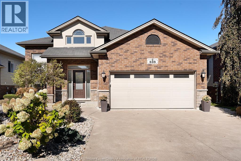 535 Dunn Ave, Lasalle, ON N9J 0A4