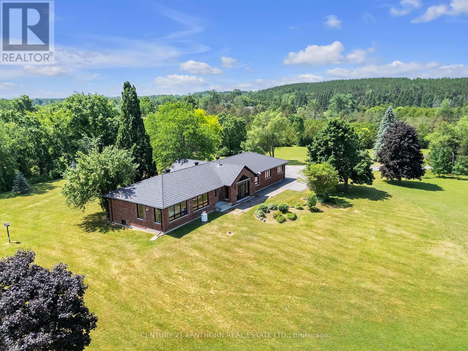 676 Foxton Rd, Belleville, ON K0K 2Y0