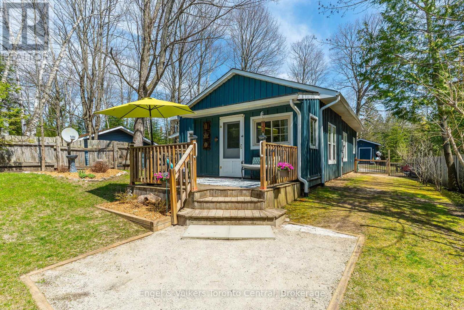 1217 Sauble Falls Rd, South Bruce Peninsula, ON N0H 2G0